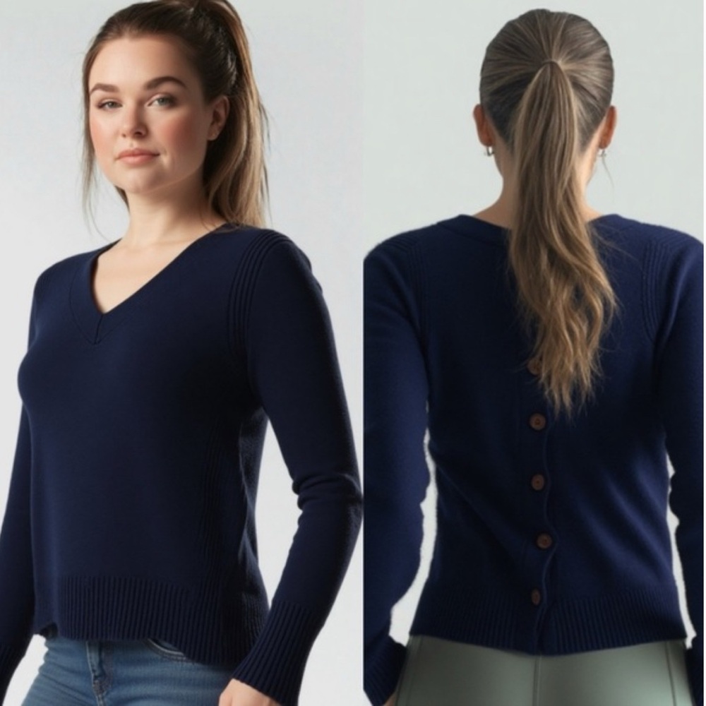 Banana Republic "flipucci" navy blue button back detail pullover sweater